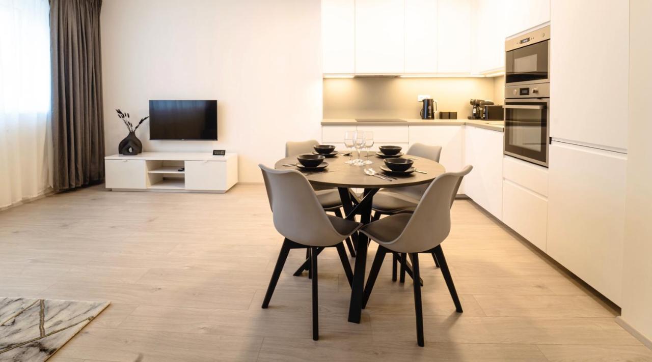 Tran Chien Apartment With Free Private Parking براغ المظهر الخارجي الصورة
