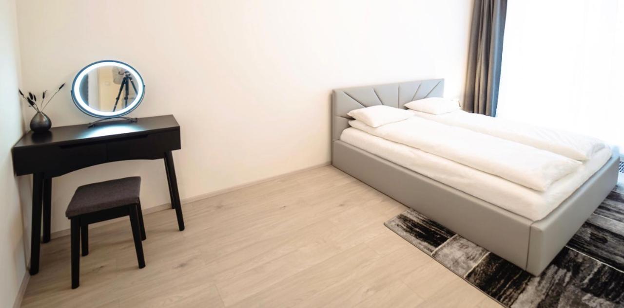 Tran Chien Apartment With Free Private Parking براغ المظهر الخارجي الصورة