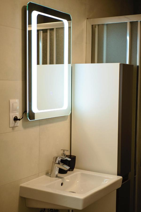 Tran Chien Apartment With Free Private Parking براغ المظهر الخارجي الصورة