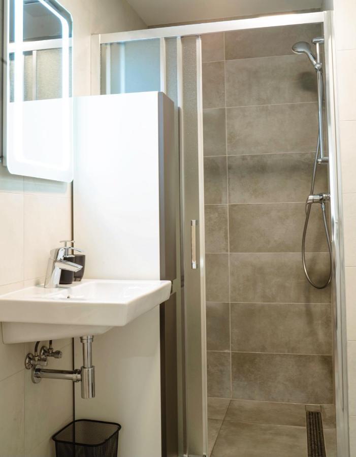 Tran Chien Apartment With Free Private Parking براغ المظهر الخارجي الصورة